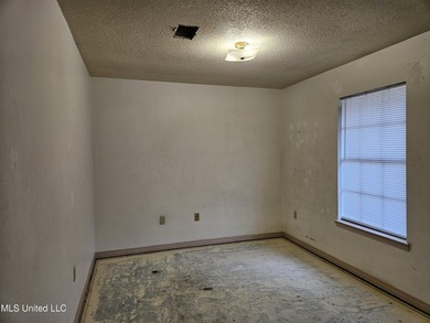 Well maintained brick home on a cul-de-sac just minutes from - photo 11