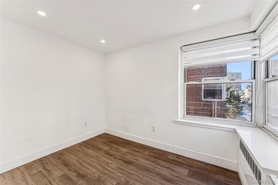 Elegant Forest Hills Living: Renovated Jr-4 Near Austin Street - photo 11