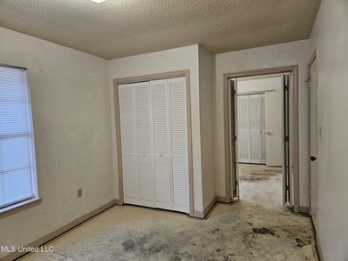 Well maintained brick home on a cul-de-sac just minutes from - photo 12