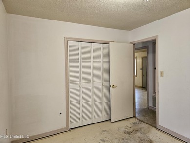 Well maintained brick home on a cul-de-sac just minutes from - photo 14