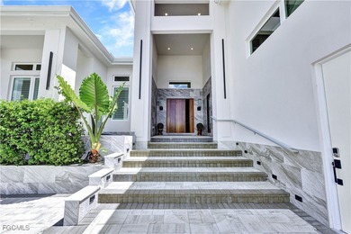 Spectacular Riverfront Estate: More than 1/2 acre lot (21,824sqf - photo 18