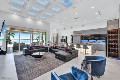 Spectacular Riverfront Estate: More than 1/2 acre lot (21,824sqf - photo 19