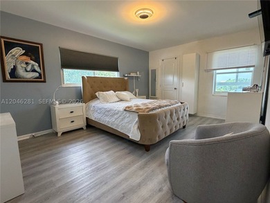 Beautifully renovated 2- bedroom, 2 bath, corner unit featuring - photo 9