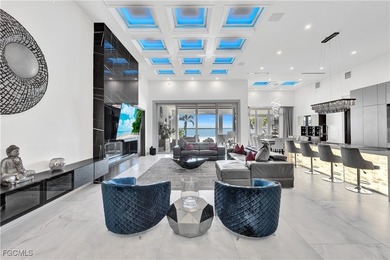 Spectacular Riverfront Estate: More than 1/2 acre lot (21,824sqf - photo 32