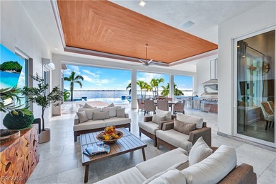 Spectacular Riverfront Estate: More than 1/2 acre lot (21,824sqf - photo 37