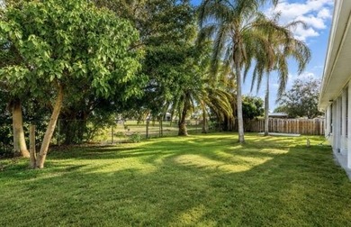 Welcome to this 3-bedroom, 2.5-bathroom single-story residence - photo 10
