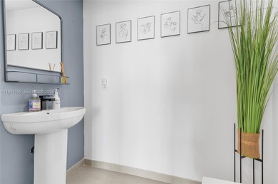 The Bond Unit 513 presents a rare opportunity to own a