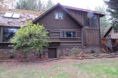 Lake Home For Sale in Grants Pass, Oregon