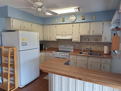Welcome to this charming and beautifully maintained 3-bedroom - photo 15