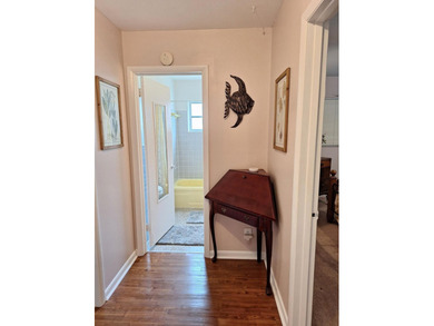 Welcome to this charming and beautifully maintained 3-bedroom - photo 19