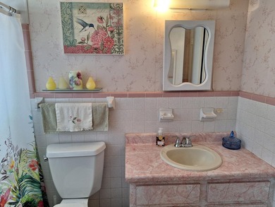 Welcome to this charming and beautifully maintained 3-bedroom - photo 23