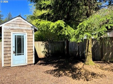 Beautiful home in quiet secluded neighborhood. Surrounded by - photo 31