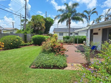 Welcome to this charming and beautifully maintained 3-bedroom - photo 36