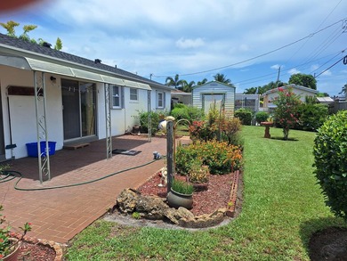 Welcome to this charming and beautifully maintained 3-bedroom - photo 39