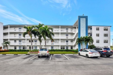 Lake Condo For Sale in Boca Raton, Florida