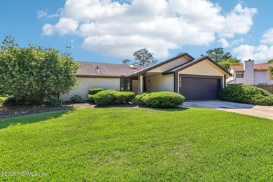 RARE OPPORTUNITY!!! LAKEFRONT HOME PRICED BELOW MARKET VALUE IN - photo 6
