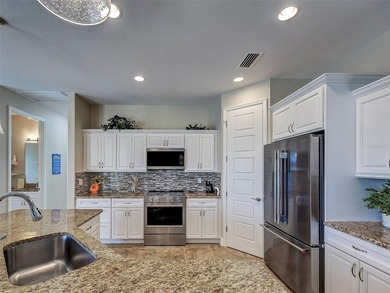 Stunning 2018 built absolutely immaculate WATERFRONT 3 bedroom - photo 8