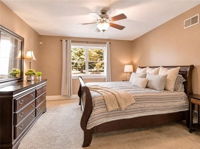 Beautiful condo in Tiverton, close to Fall River shopping & - photo 15