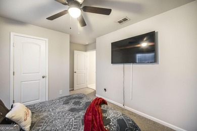 Welcome to 112 Shalako, a beautifully upgraded home offering 5 - photo 21
