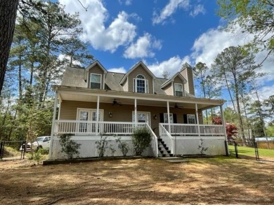 Great home on Lake Sinclair, fenced front yard (lake side) - Lake Home For Sale in Eatonton, Georgia