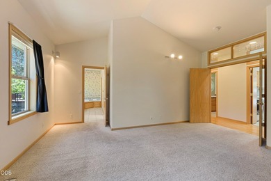 Quality-built single-level home on a large, private lot - photo 33
