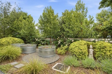 An inspiring, contemporary masterpiece. This custom built home - photo 4