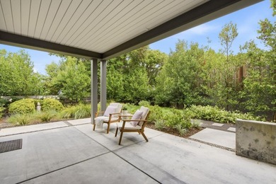 An inspiring, contemporary masterpiece. This custom built home - photo 6
