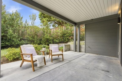 An inspiring, contemporary masterpiece. This custom built home - photo 7