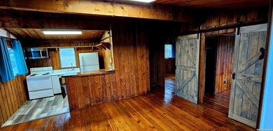 Unique property located in the tree covered hills above Medina - photo 13