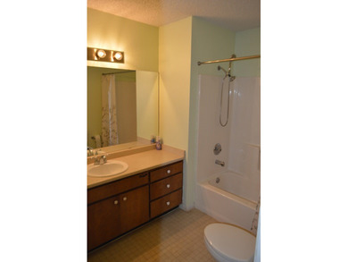 Charming Victorian/Cottage style calling out for your updating - photo 11