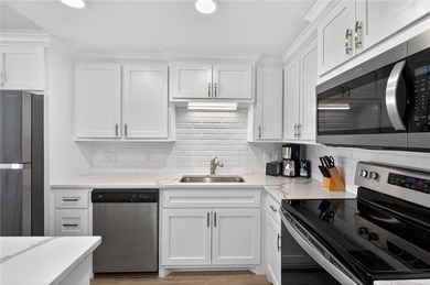 Beautiful Gulfstream Fourth floor BEACHFRONT condo. A *must see* - photo 13