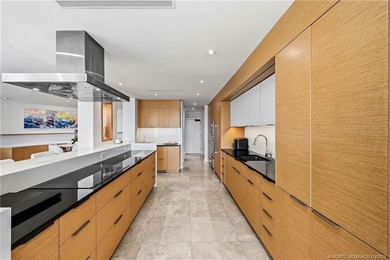 Chic 3rd floor condo in Sailfish Point offers an exceptional - photo 13