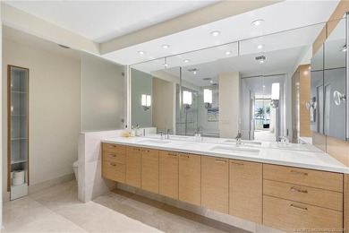 Chic 3rd floor condo in Sailfish Point offers an exceptional - photo 26