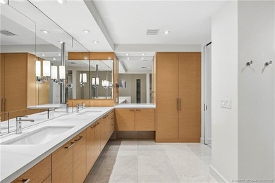 Chic 3rd floor condo in Sailfish Point offers an exceptional - photo 28