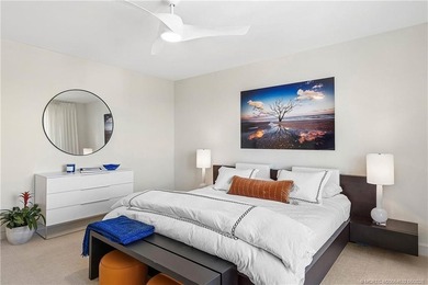Chic 3rd floor condo in Sailfish Point offers an exceptional - photo 33