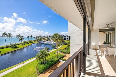 Chic 3rd floor condo in Sailfish Point offers an exceptional - photo 40