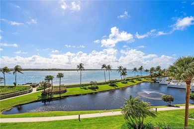 Chic 3rd floor condo in Sailfish Point offers an exceptional - photo 42