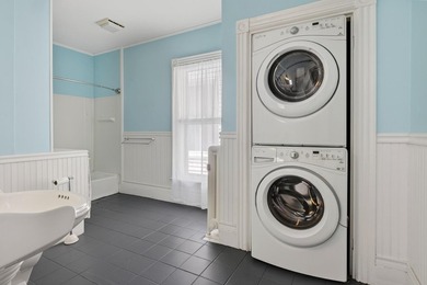 This beautifully maintained West End Victorian features - photo 44