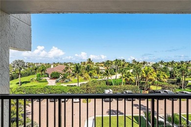 Chic 3rd floor condo in Sailfish Point offers an exceptional - photo 45