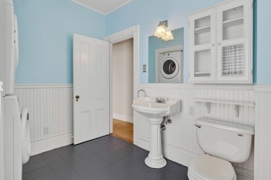 This beautifully maintained West End Victorian features - photo 46