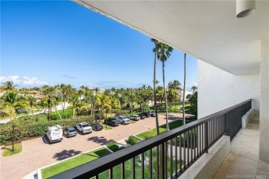 Chic 3rd floor condo in Sailfish Point offers an exceptional - photo 46
