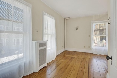 This beautifully maintained West End Victorian features - photo 47
