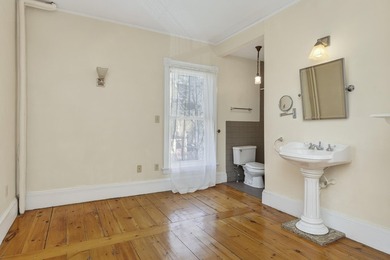 This beautifully maintained West End Victorian features - photo 48
