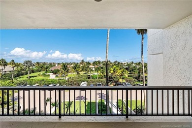 Chic 3rd floor condo in Sailfish Point offers an exceptional - photo 48