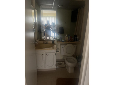 Welcome to this charming one-bedroom, one-and-a-half-bath villa - photo 4