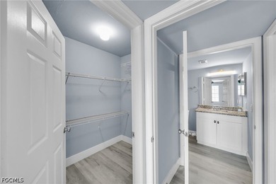 Don't miss this beautifully renovated 3rd-floor, 2-bedroom - photo 14