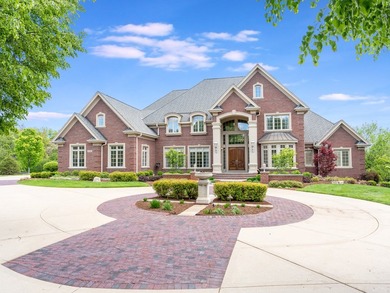 Custom Havlicek residence in Crane Road Estates. Set on a 1 - photo 2