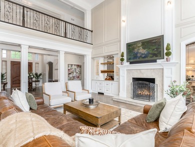 Custom Havlicek residence in Crane Road Estates. Set on a 1 - photo 6
