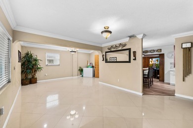 Beautifully maintained 3-bedroom, 2-bathroom one-story home - photo 7