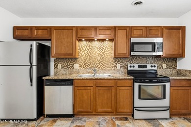 Move in ready, updated, one level living, main floor condo just - photo 9
